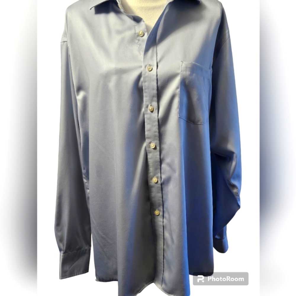 Michael Michael Kors Mens button down. Pale blue. 17.5, 34-35